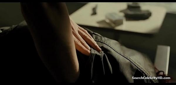  Mackenzie Davis Showing Tits in Blade Runner 2049